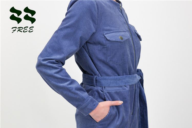 two pockets at the side seam