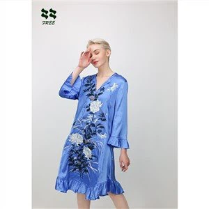 Robes délicates en dentelle florale et broderie pour femmes